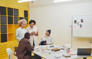 Startups et cabinets de conseil (Syntec) : pourquoi la mutuelle d&rsquo;entreprise devient un vrai levier RH en pleine croissance